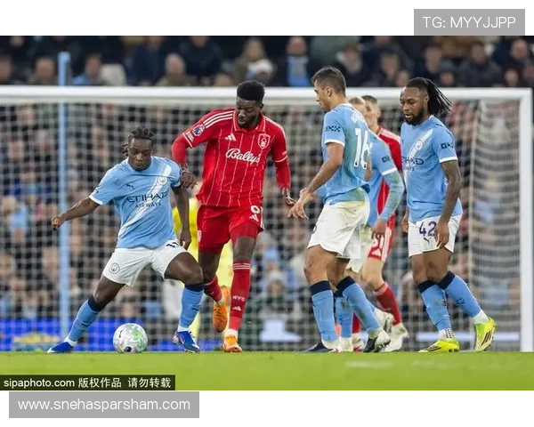 瓜帅亲手喂毒！曼城战术软肋被放大，英超霸主地位动摇背后危机显露